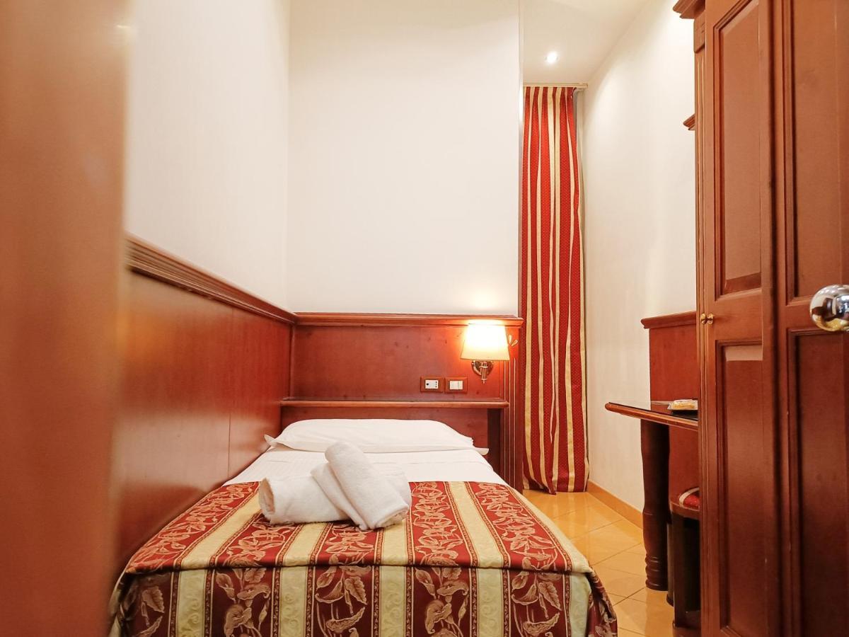 Hotel Fiorella Milano Exterior photo